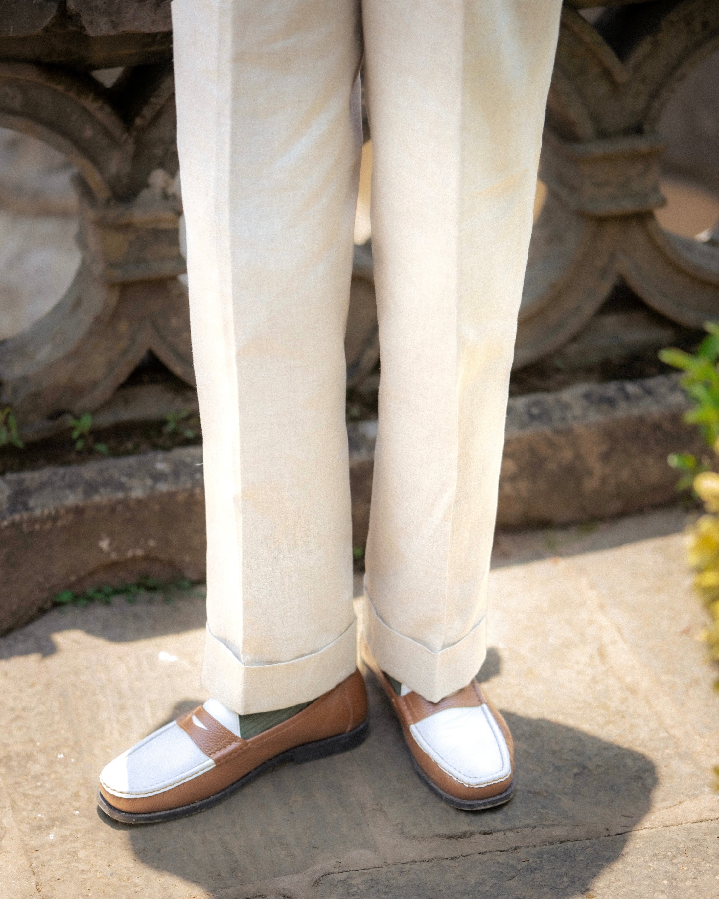 Villaire Double-Pleated Linen Trousers